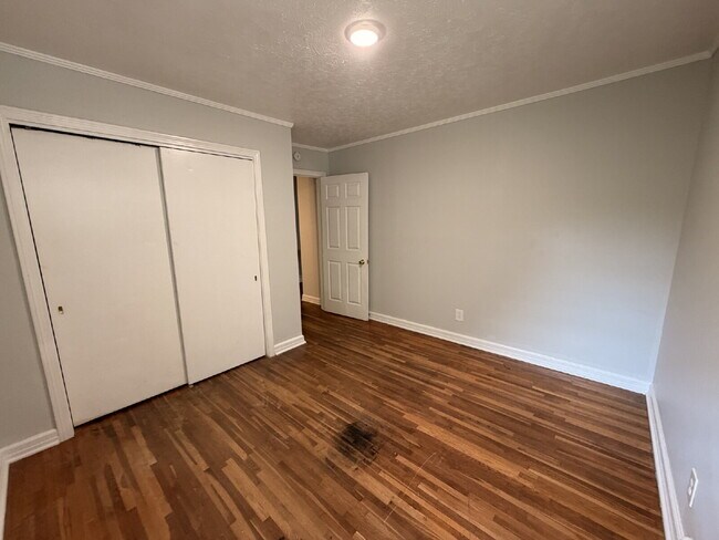 Building Photo - 4 Bedroom, 2 Bath Home in Humboldt