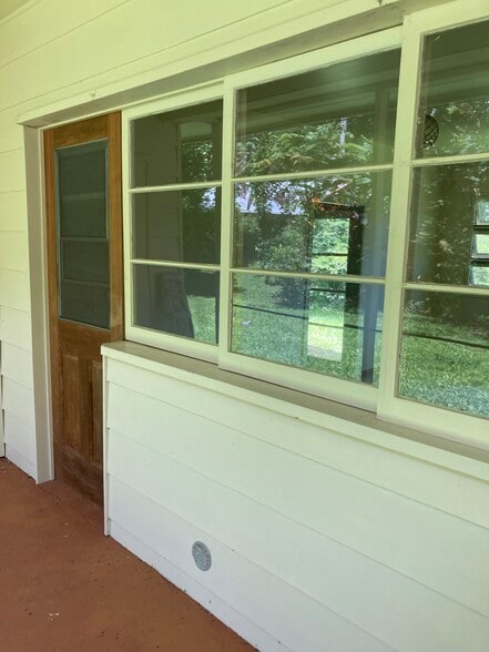 Building Photo - 600 Hoaka Rd