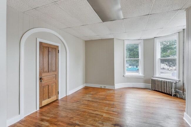 Building Photo - 404-406 Hummel Ave