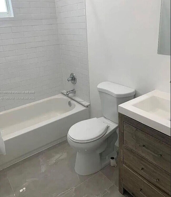 Building Photo - 655 NW 24th Ave