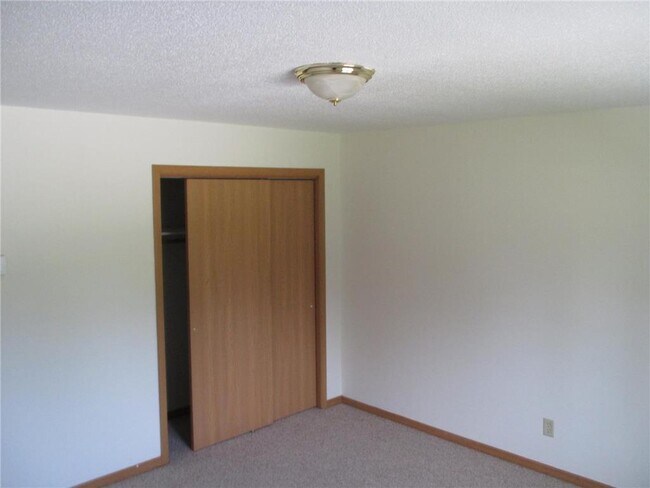 Building Photo - 512 Maple Ln