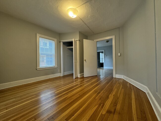 Building Photo - 18 Burgoyne St