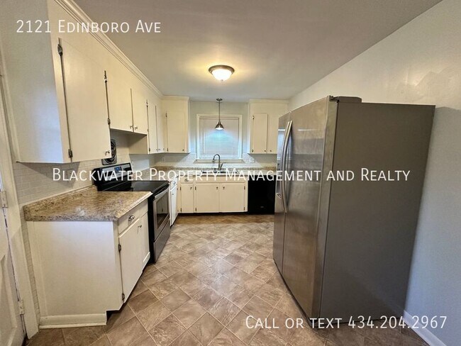 Building Photo - Move In Special! 1/2 Off First Full Month'...