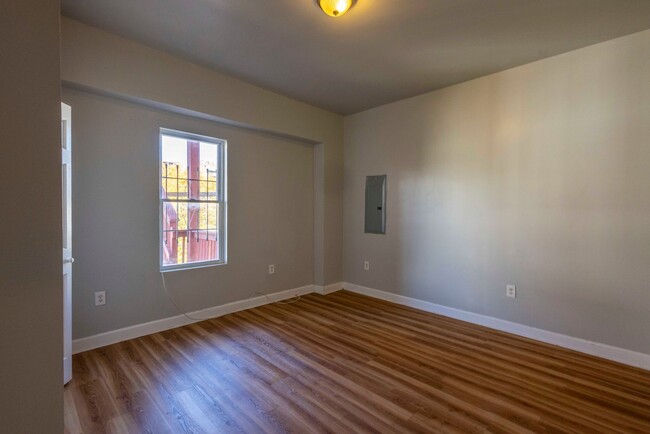 Building Photo - Townhome for rent in Reservoir Hill!