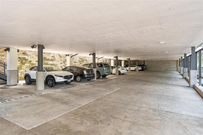 Building Photo - 2205 N Lamar Blvd
