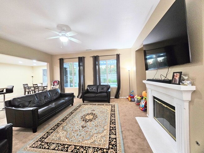 Building Photo - Highly Upgraded Paseo Del Sol Home!