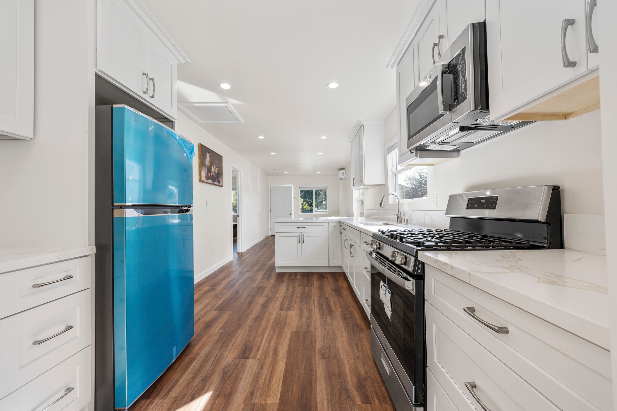 Building Photo - 1443 W 36th Pl