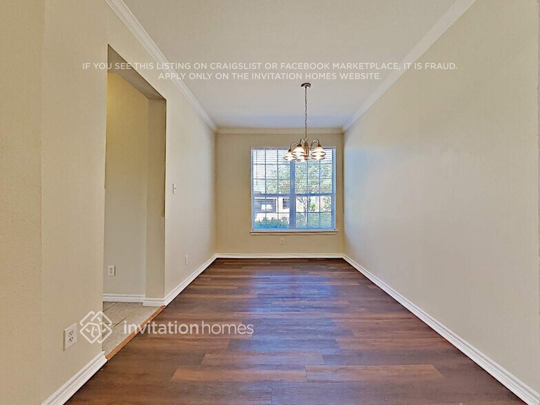 Building Photo - 3900 Rochester Dr