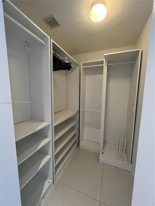 Building Photo - 121 NE 34th St