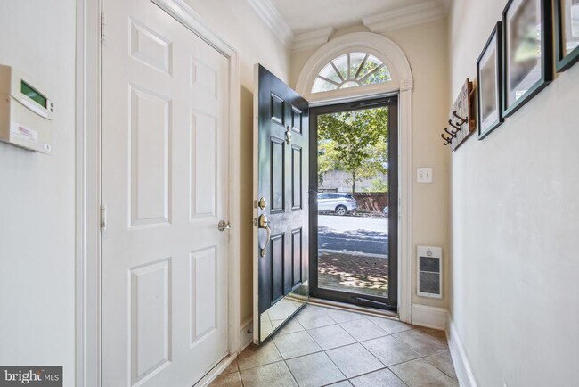 Building Photo - 1703 Potomac Greens Dr