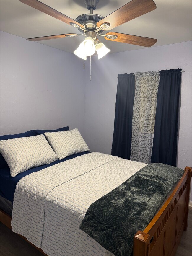 Building Photo - 104 E Pearl St