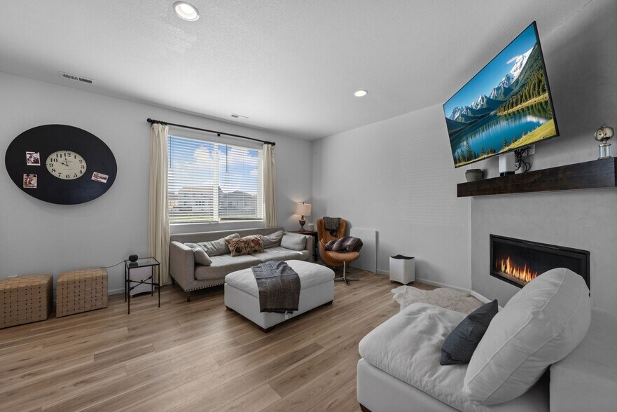 Building Photo - 6131 Vickie Ln