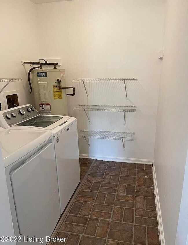 Building Photo - Charming Brick Ranch *OPEN HOUSE 10/05/23*