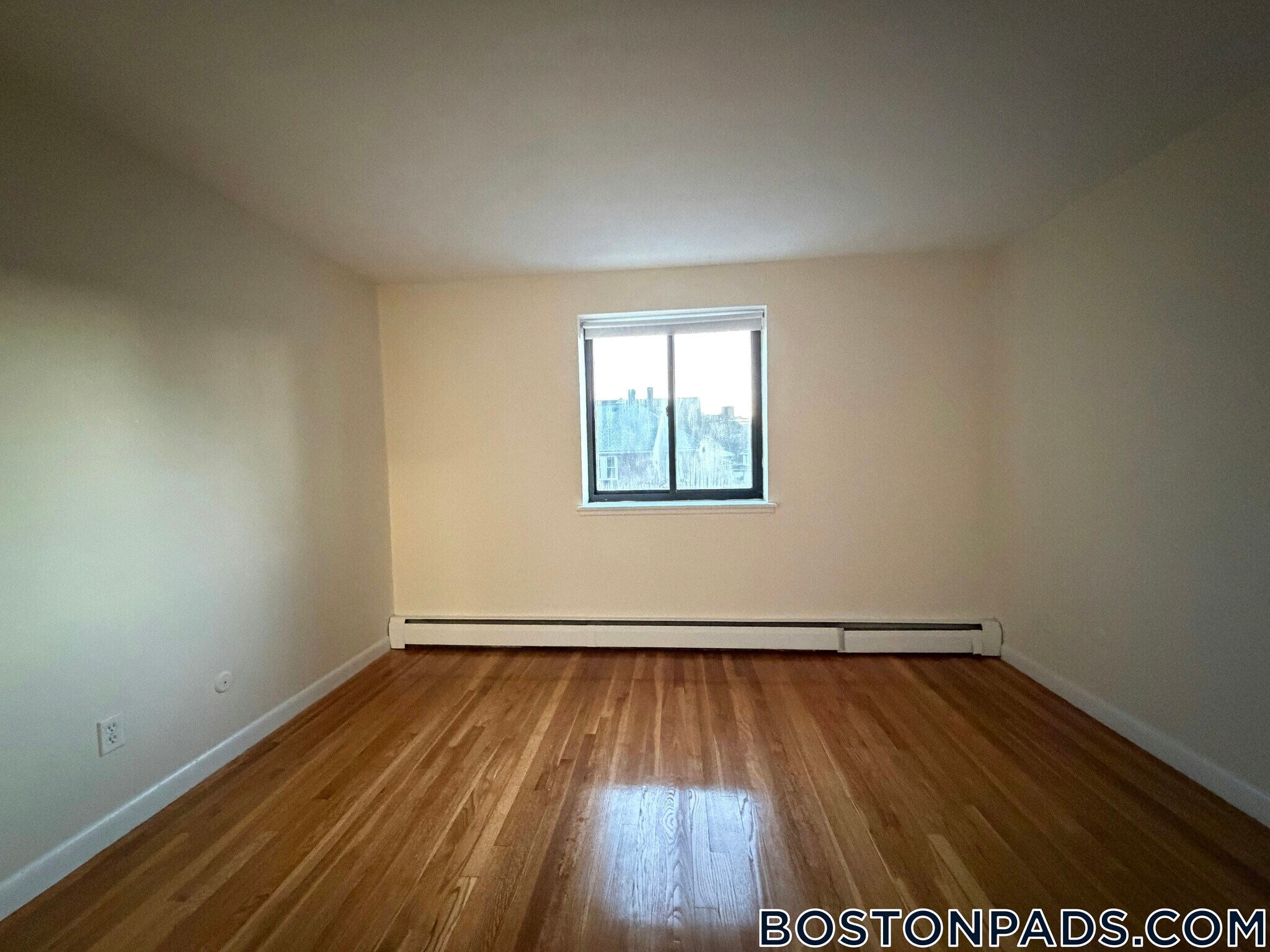 Building Photo - 122 Dustin St