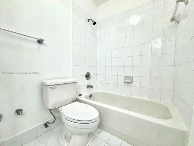 Building Photo - 14333 SW 125th Ct