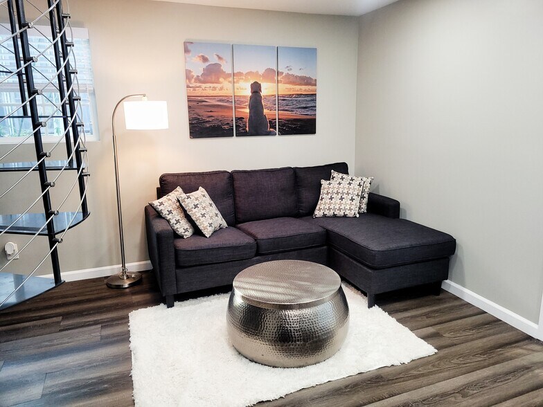 Living Area - 750 N Genesee Ave