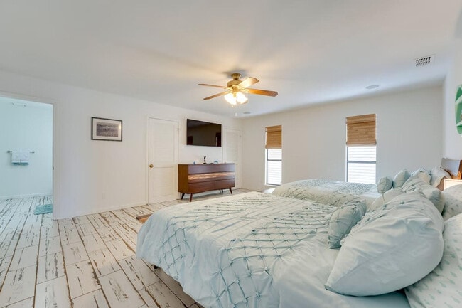 Building Photo - 15237 Isabella Ct