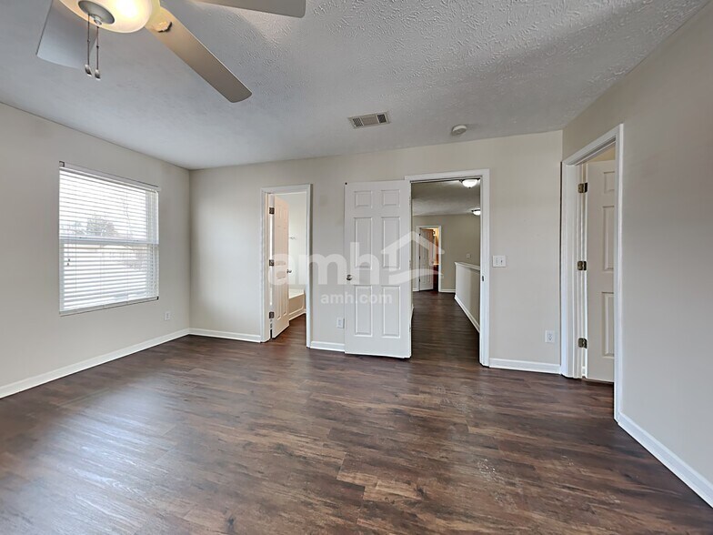 Building Photo - 1316 Roxbury Ct