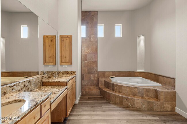 Building Photo - 3653 E Sands Dr