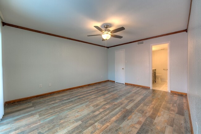 Building Photo - 93 Lakeview Village