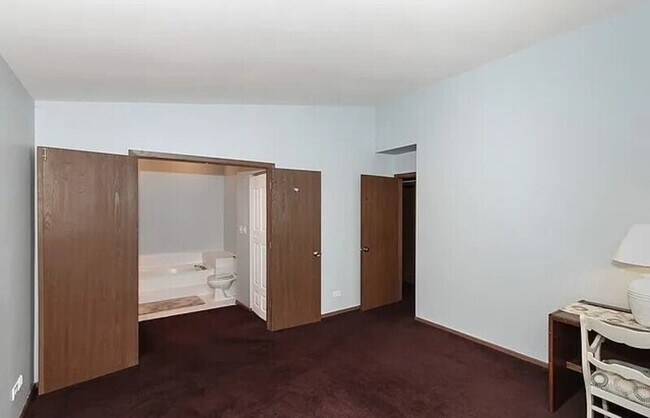 Building Photo - 1732 Chesapeake Ln