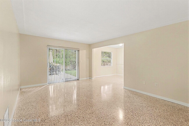 Building Photo - 33 Park Ave