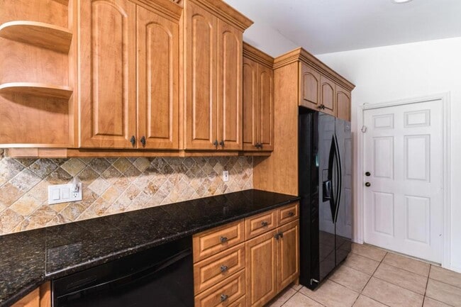 Building Photo - 9841 Las Casas Dr