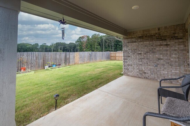 Building Photo - 5961 Uselton Dr