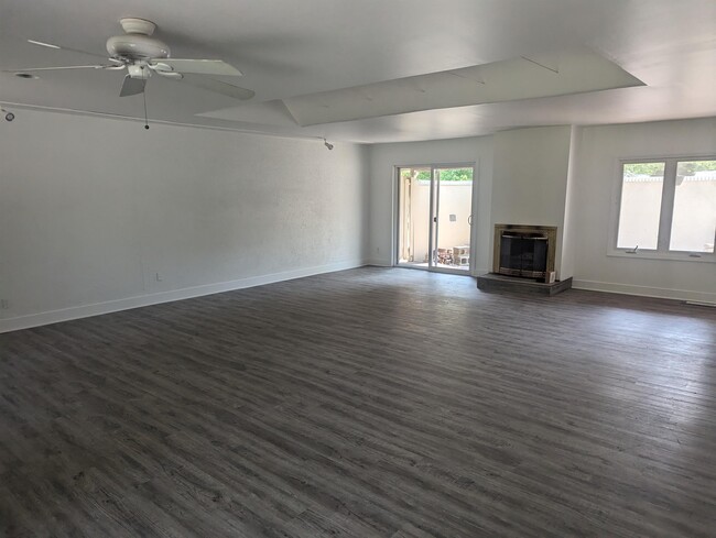 Building Photo - 6 Southwood Ct