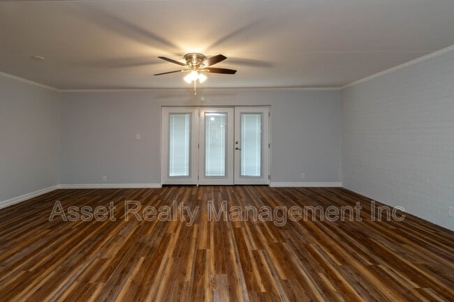 Building Photo - 454 Berlin Dr