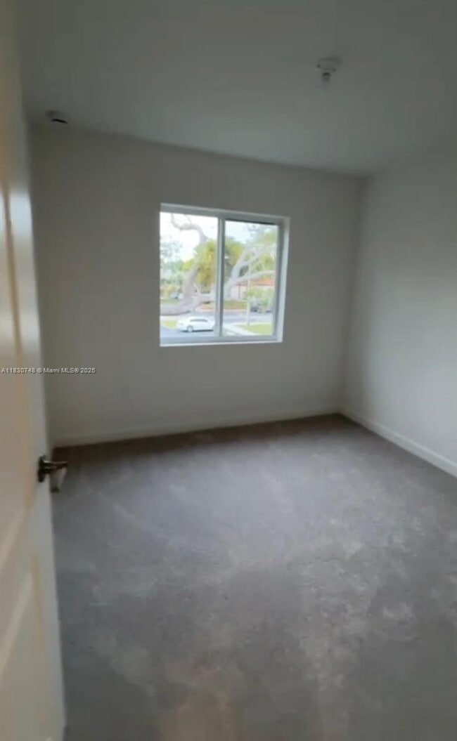 Building Photo - 5145 SW 37th St