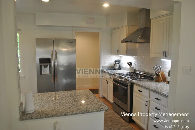 Building Photo - 2913 Kerria Way