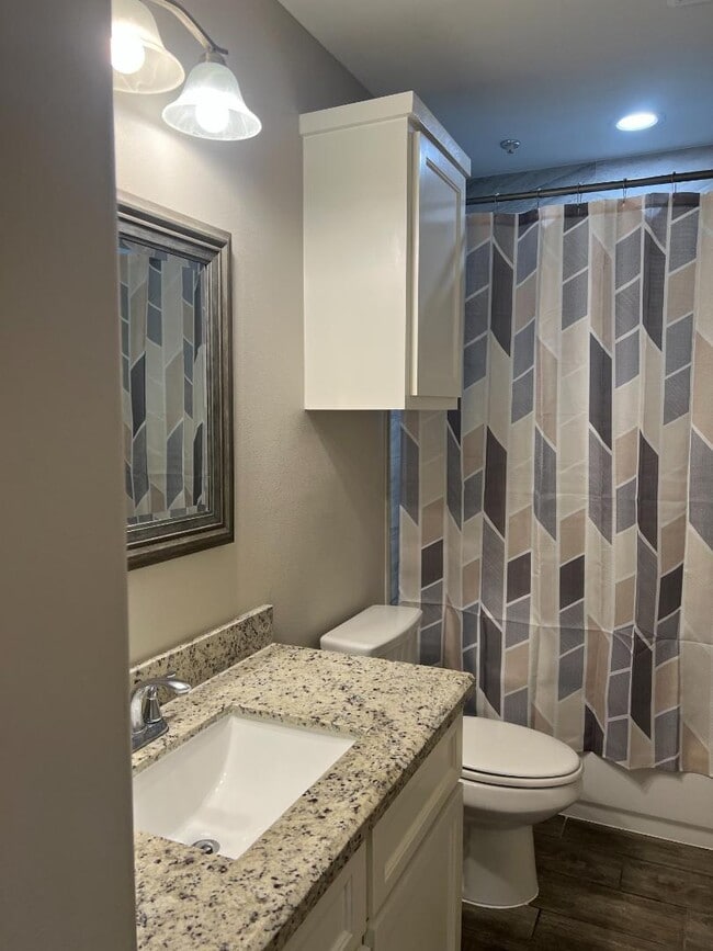 Building Photo - 1309 Alta Vista Dr