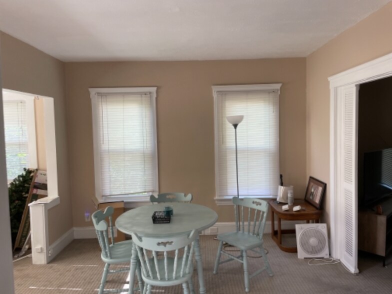 Building Photo - 2041 Murray Hill Rd