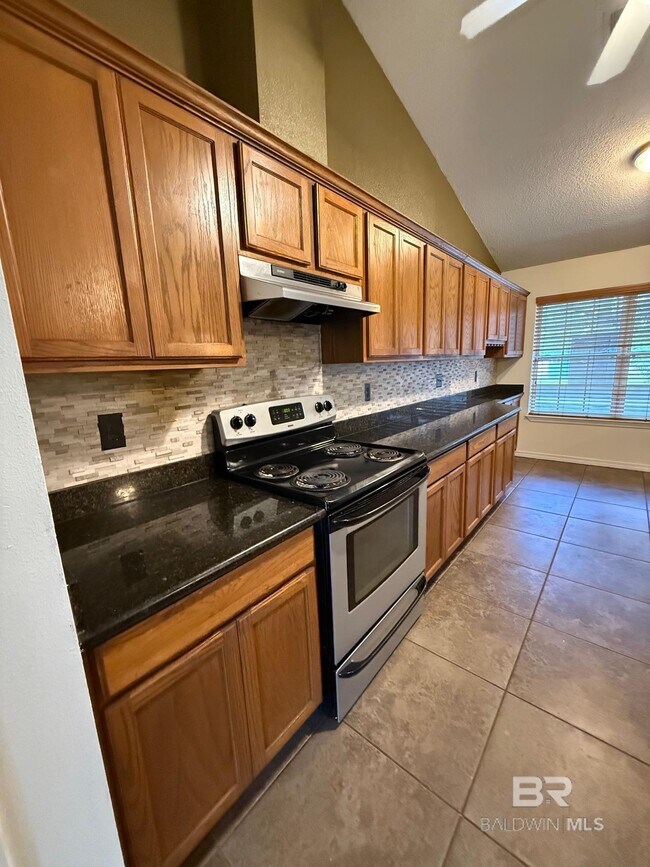 Building Photo - 33701 Rosalia Ave