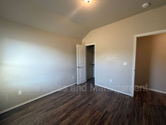 Building Photo - 10910 NW 119th St