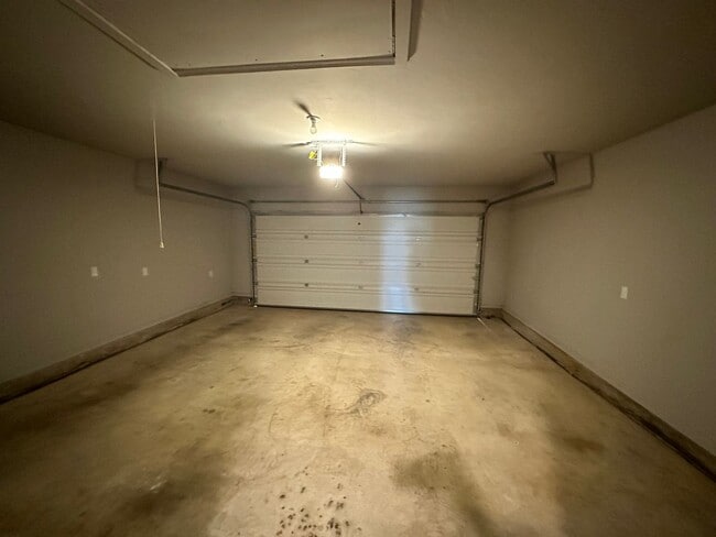 Building Photo - 4 Bed, 2 Bath Home for Rent in Edmond (Dee...