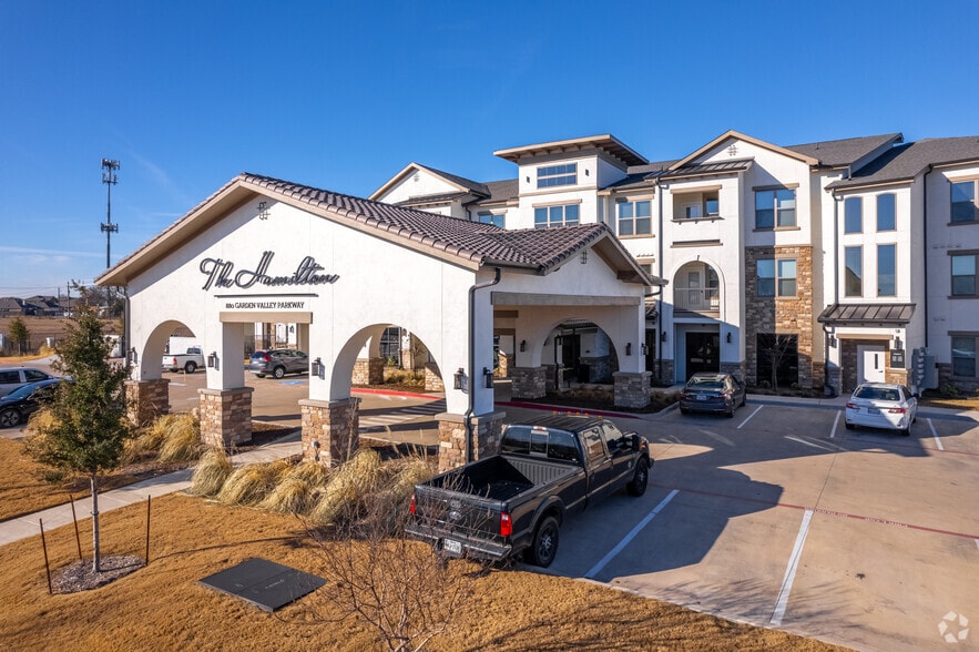 Building Photo - The Hamilton at Garden Valley