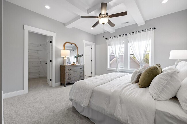 Building Photo - 718 Windrush Loop