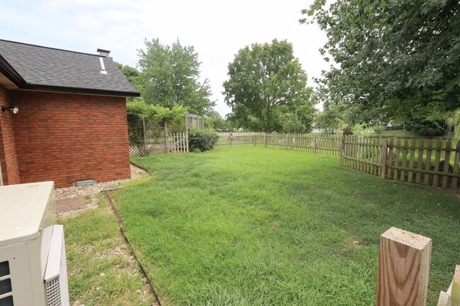 Building Photo - 8231 Lake Terrace Dr