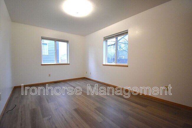 Building Photo - 9 Michael Grove Ave