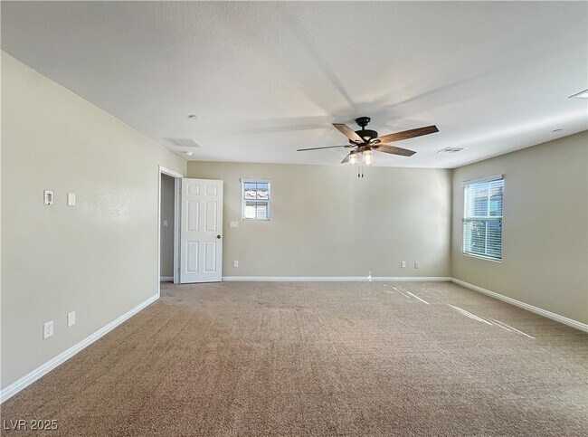 Building Photo - 945 Spiracle Ave