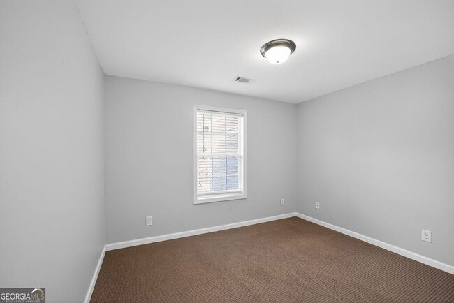 Building Photo - 3921 Riverlook Pkwy SE