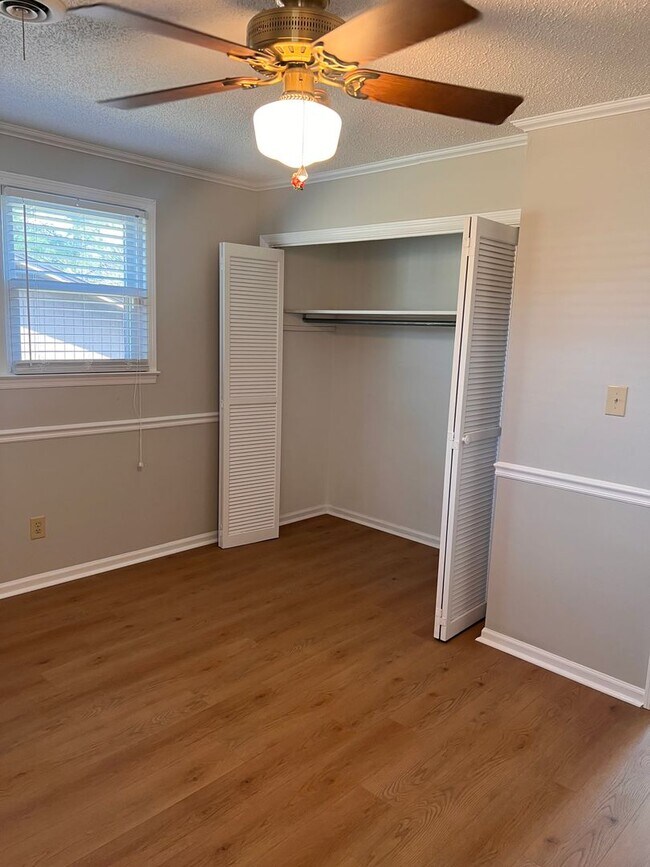 Building Photo - Adorable Ranch in Evans close to all schools