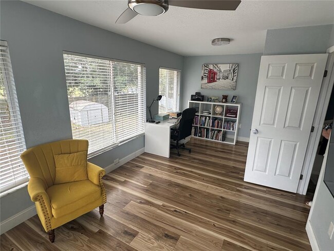 Building Photo - 7327 Floral Cir E