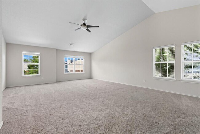 Building Photo - 125 Pine Cove