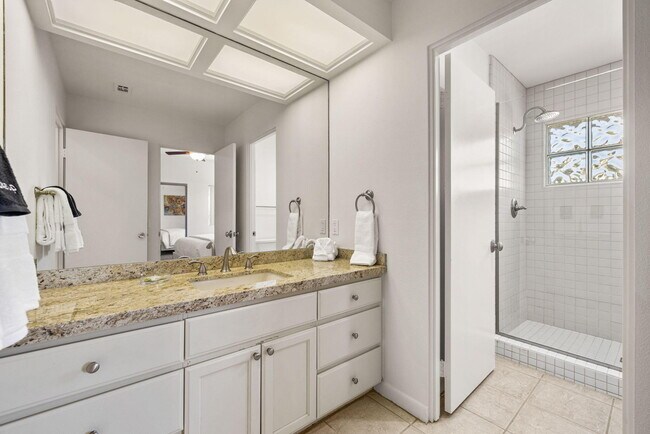 Building Photo - 55235 Laurel Valley