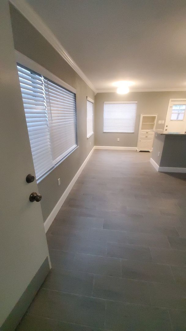 Building Photo - WALK TO THE BEACH FROM YOUR TOTALLY UPDATED, BEAUTIFUL CONDO!