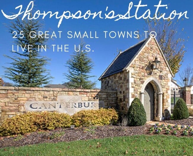 Building Photo - 1444 Channing Dr