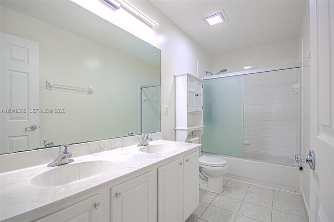 Building Photo - 16171 Sierra Palms Dr